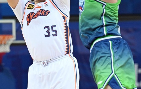 转折点！上海久事造点机会，CBA季后赛清晨攻防权衡，质疑声仍在，更衣室氛围转暖的简单介绍-开云登录入口